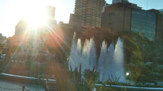 記念碑や海外からの贈り物が