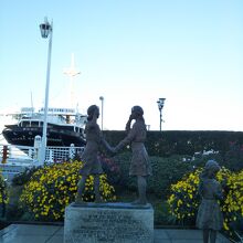 氷川丸のある風景