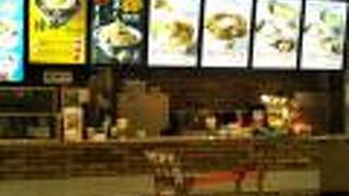 フードコートにて