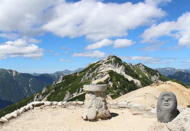 別名アルプスの女王、近くの山荘も有名です。