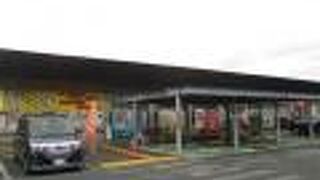 広い駐車場がありました。