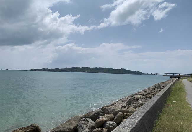 海中道路を渡って。