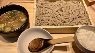 表参道沿いのお蕎麦屋さん@蕎麦きり みよた