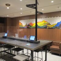 レストラン　朝食時間外でも利用可　ネットもOK