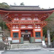 楼門がすばらしい長等神社