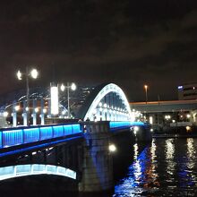 ライトアップされた姿はとてもきれいです