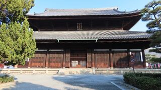 【法堂（本堂）】高さ25メートル、間口41メートル…大きい！