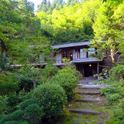 Like a small-scale ninja house, one of the highlights is the lush Japanese garden