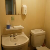 トイレは便座のみで窮屈？…