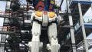 迫力のある動くガンダム