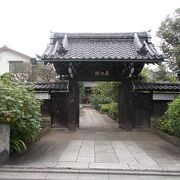 正式には瑠璃光山藥師寺と言います。