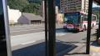 長良橋バス停を利用