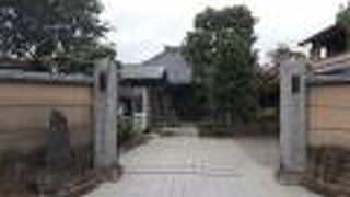 整備された寺です。