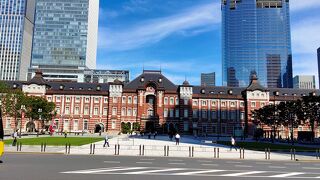 皇居側から、行幸通り越しに見える東京駅は、やはり美しいと思います。
