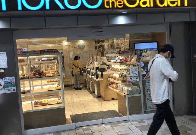 ランチからおやつ、ロマンスカーのお供に最適