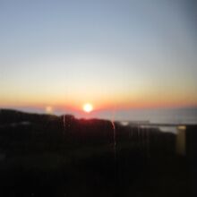 オホーツク海に沈む夕陽が感動です。