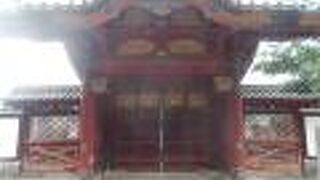 寛永寺の門の一つです。