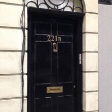 写真撮影用に置いてあったドアのセット