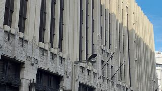 新宿通りのステータス・シンボル