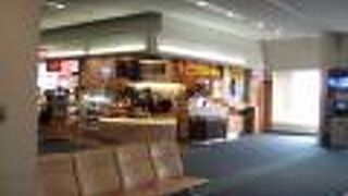 （再訪）搭乗待合室で便利です