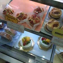 こんな感じでケーキ屋売ってます