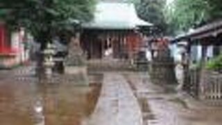 レトロな商店街とともに