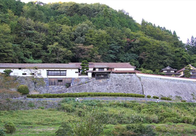 八つ墓村のロケ地として有名でしたが今度は燃えよ剣のロケ地として益々有名になる江戸時代の豪商の邸宅です。