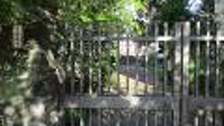 葛飾北斎の銅像がありました