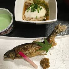 鮎、食べ方の説明がついてきました。