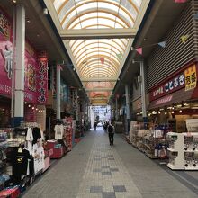 両サイドにお店が一杯