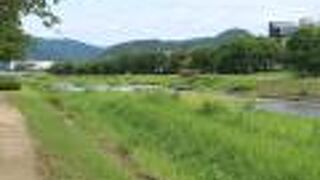 鴨川の西側上流