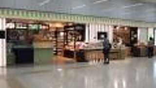 空港内の青果店