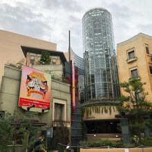 正面エントランス