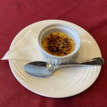 デザートのクレームブリュレ