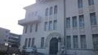 なかなか興味深い建物です