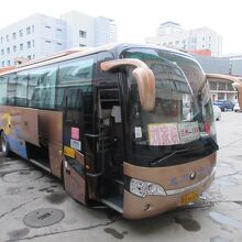 劉家峡へのバスを利用します。