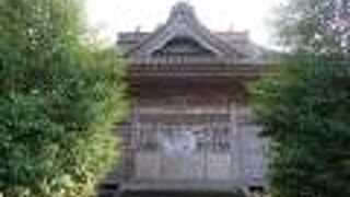 加茂湖を一望できる