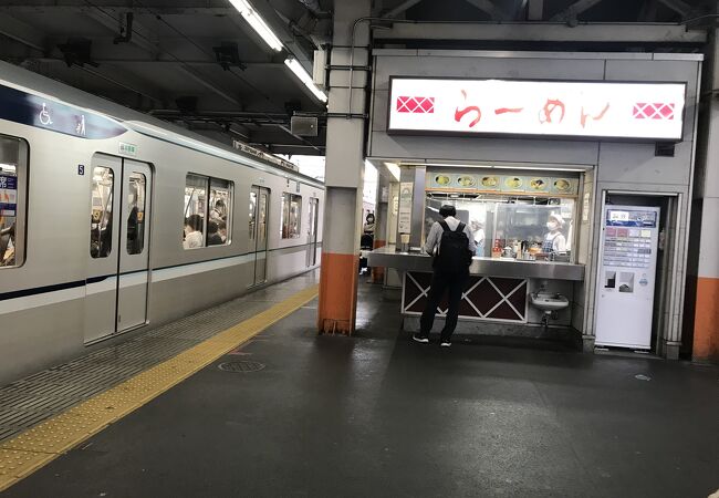 東武下りホームの西新井ラーメン