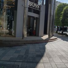 HUGO BOSS (六本木ヒルズ店)