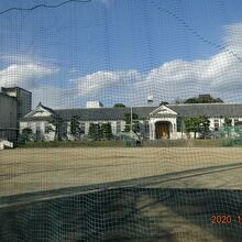 上野高校校舎