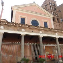 サン ロレンツォ イン ルチーナ教会
