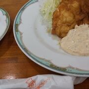 路地裏の古い洋食レストラン