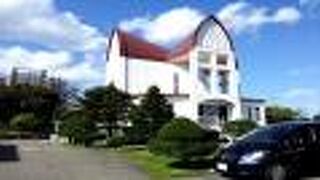 モダンな雰囲気の建物でした。