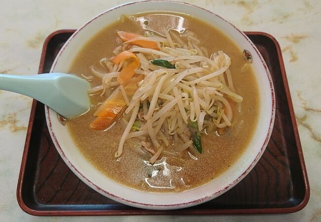 ランチでミソラーメンをいただきました