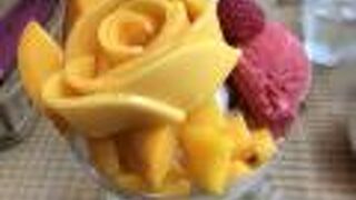 おいしいフルーツパフェ