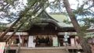 新潟島の中心にある立派な神社