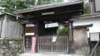 高台寺南門通り山門前