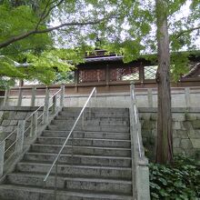 興正寺霊山本廟