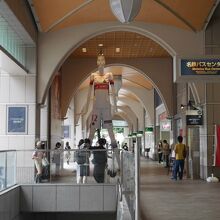 このときはスポーツ選手の服ですね。