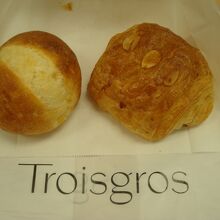 コーンパンとパンオショコラ